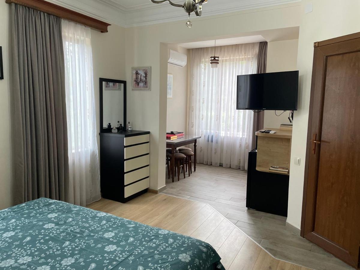 Temo Guest House 10 Batum Dış mekan fotoğraf